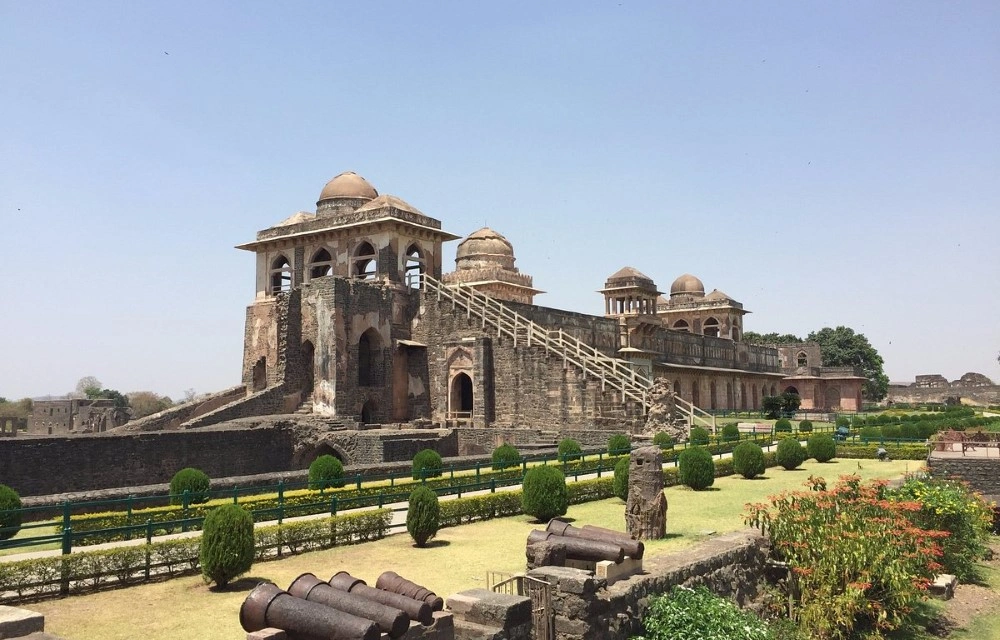 Hanuwantiya Tent City at Jahaz Mahal